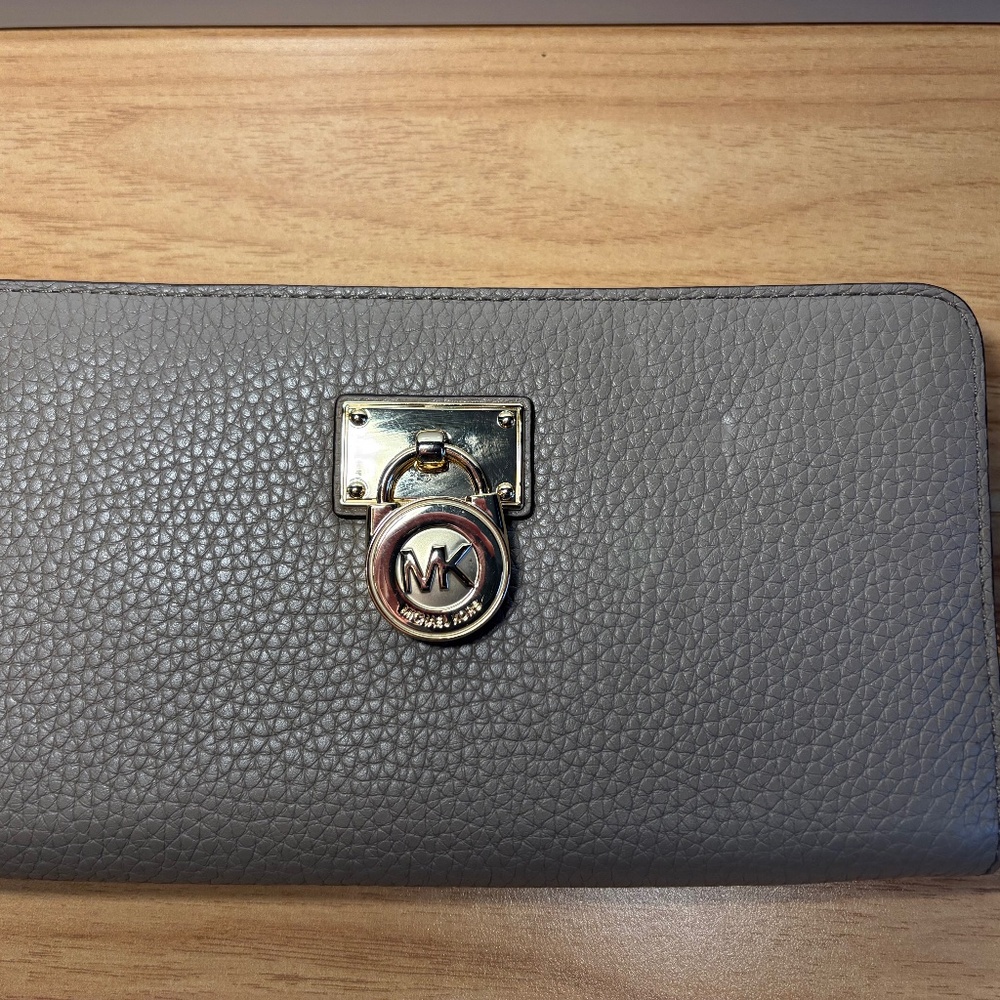 MICHAEL KORS Hamilton Lock Pebble Leather Zip Around Wallet Clutch, Taupe, pics